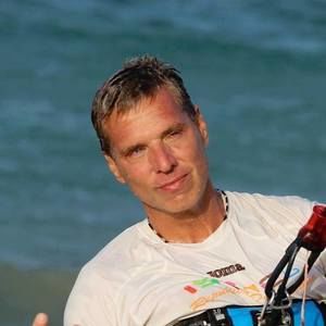 Meet your Posher, Levi